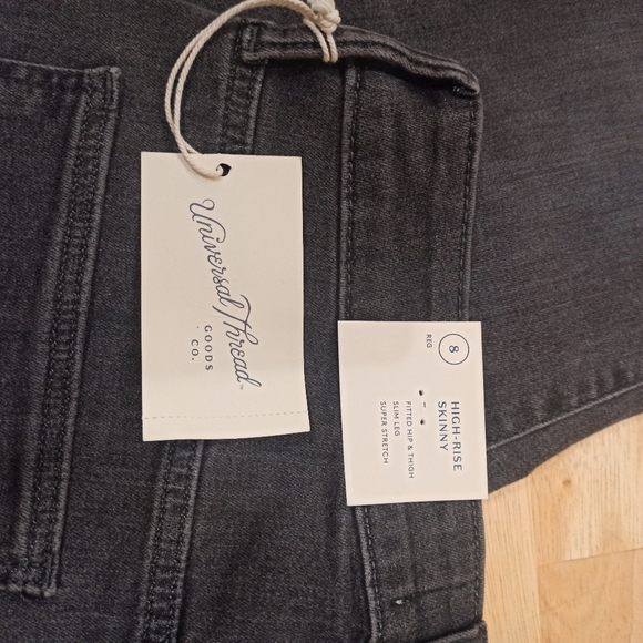 Universal Thread Denim - Women's Plus Size High-Rise Boyfriend Jeans - Universal Thread Black Wash 8